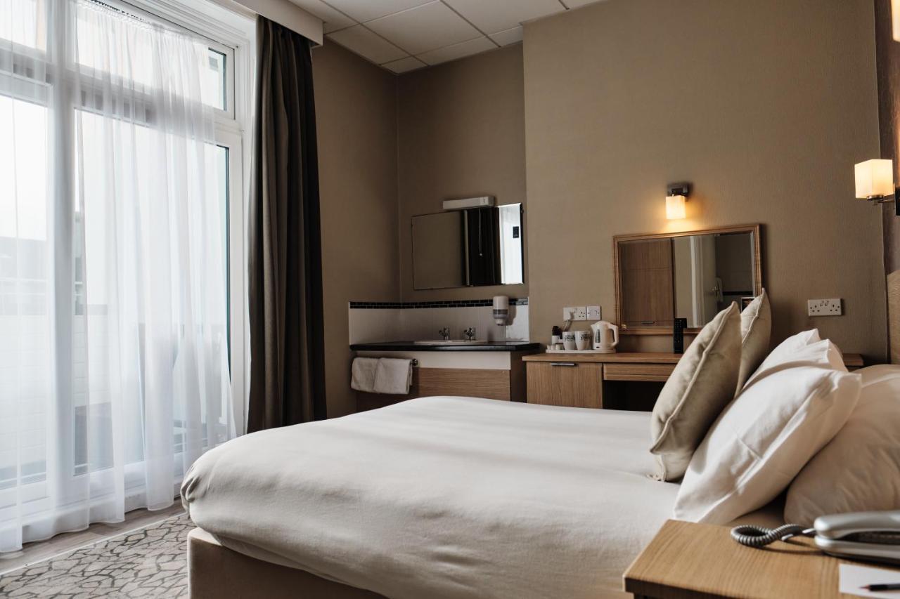 Hotel De Normandie Saint Helier Bagian luar foto
