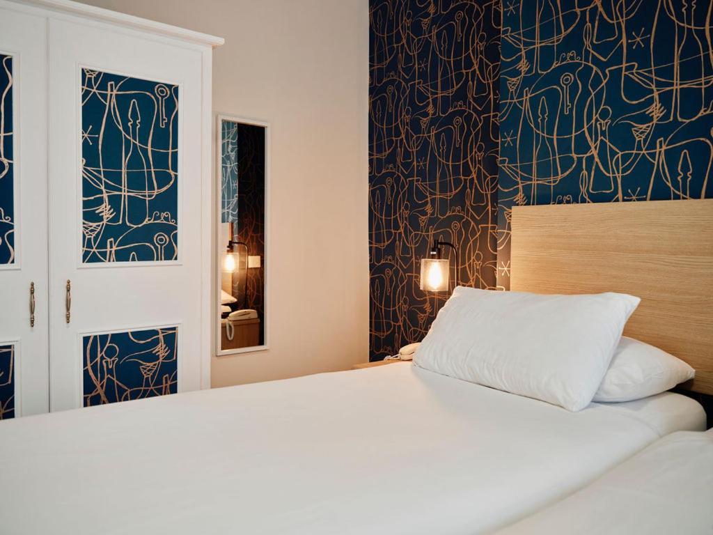 Hotel De Normandie Saint Helier Bagian luar foto