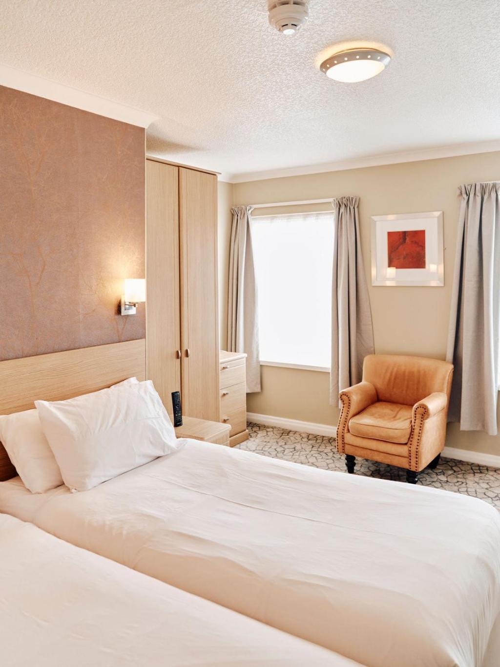 Hotel De Normandie Saint Helier Bagian luar foto