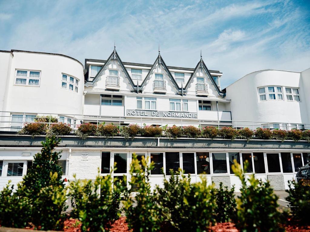 Hotel De Normandie Saint Helier Bagian luar foto