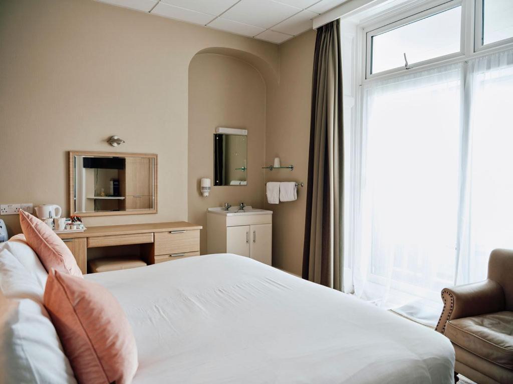Hotel De Normandie Saint Helier Bagian luar foto